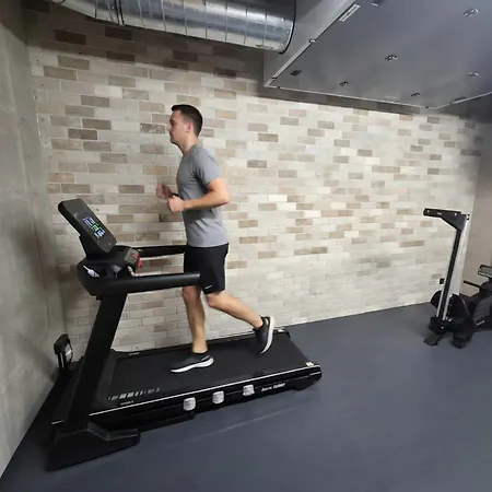 Haas Art With Parking, Bakery, Free Fitness Apartmán *