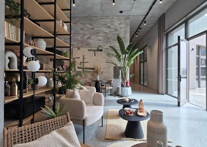 Haas Art With Parking, Bakery, Free Fitness Апартаменты *